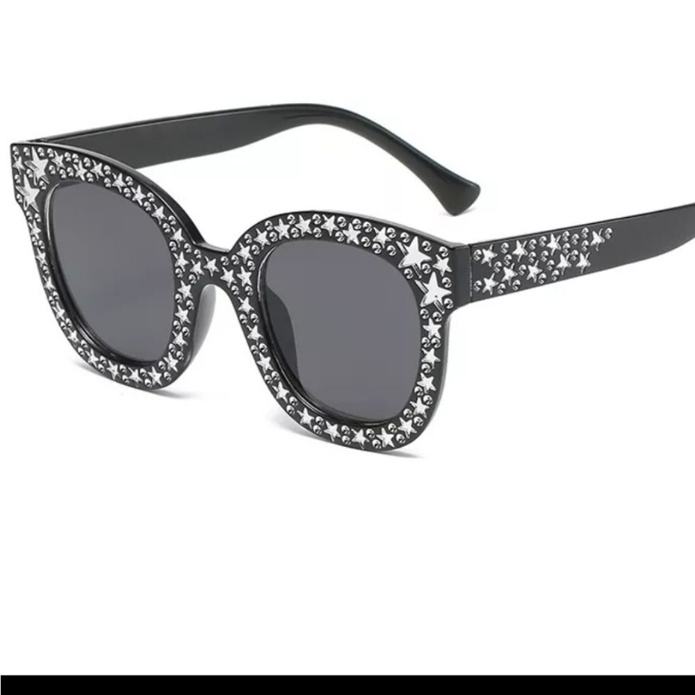 NWOT Star Rimmed Sunglasses